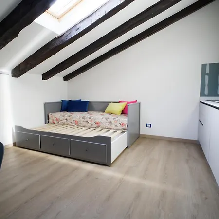 Il Gabbiano, Mansarda A Triest